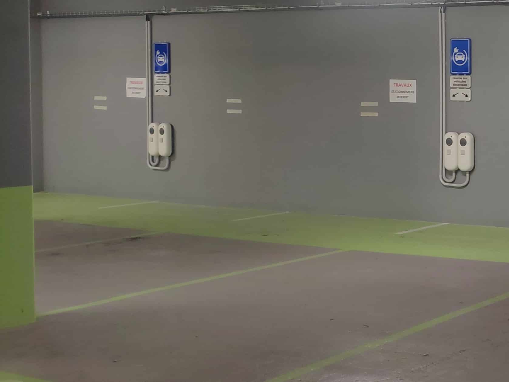 elexent-borne-charge-parking-souterrain-vehicule-electrique-icade borne de charge parking souterrain véhicule électrique Icade