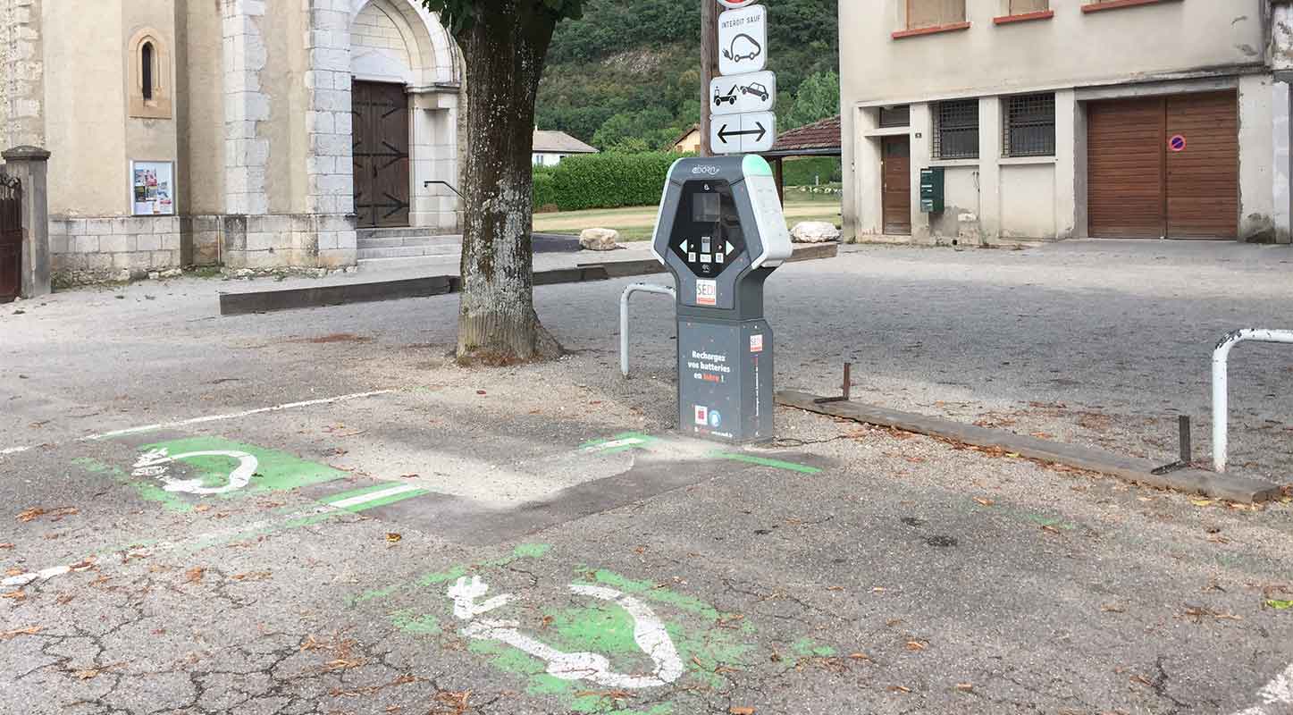elexent-borne-recharge-vehicule-electrique-eborn-auvergne-rhone-alpes borne de recharge véhicule électrique eborn Auvergne Rhône-Alpes